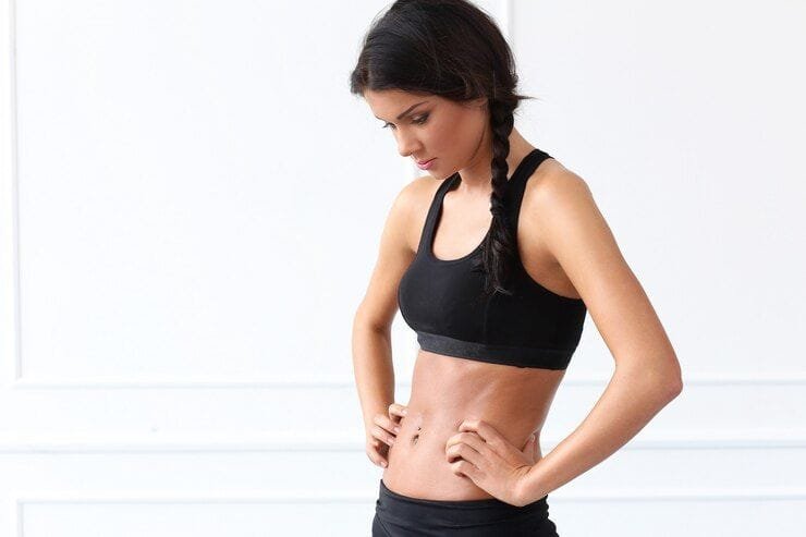 Como a lipoabdominoplastia minimamente invasiva MILA modela o corpo